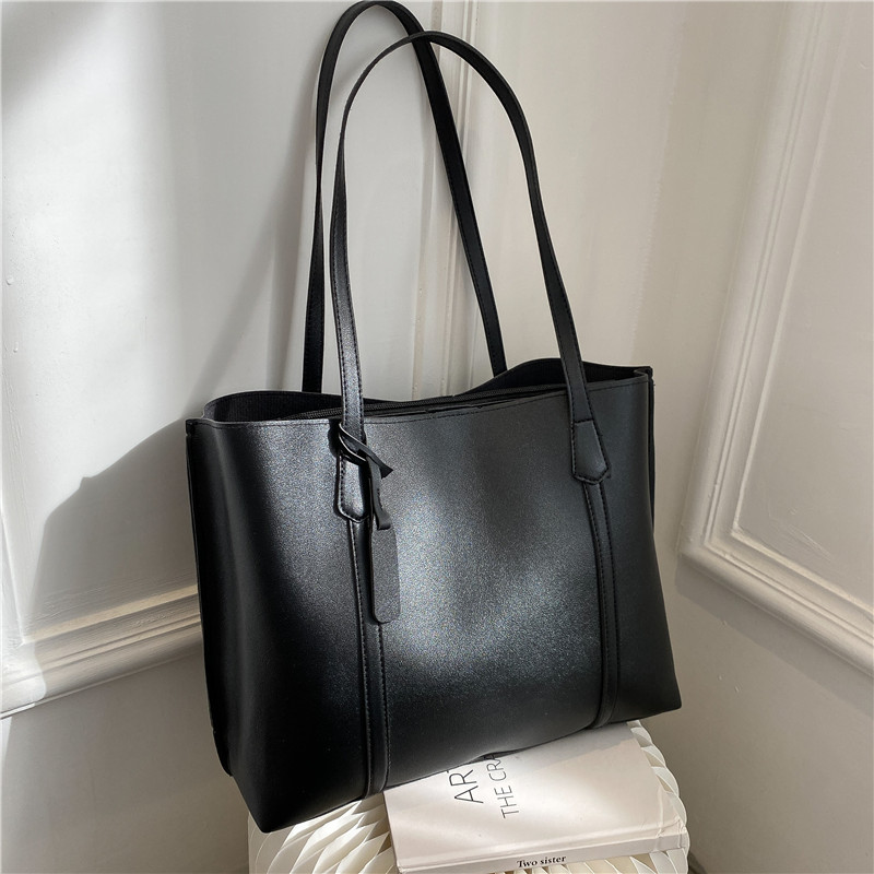 Classic Black Faux Leather Tot - огляд і ціна Leather Work Handbags